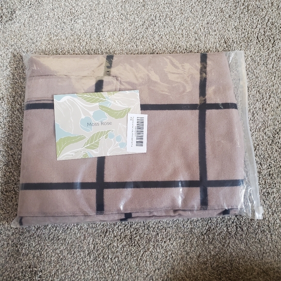 NWT Moss Rose Shawl Wrap Poncho Cardigan Sweater - Picture 4 of 5